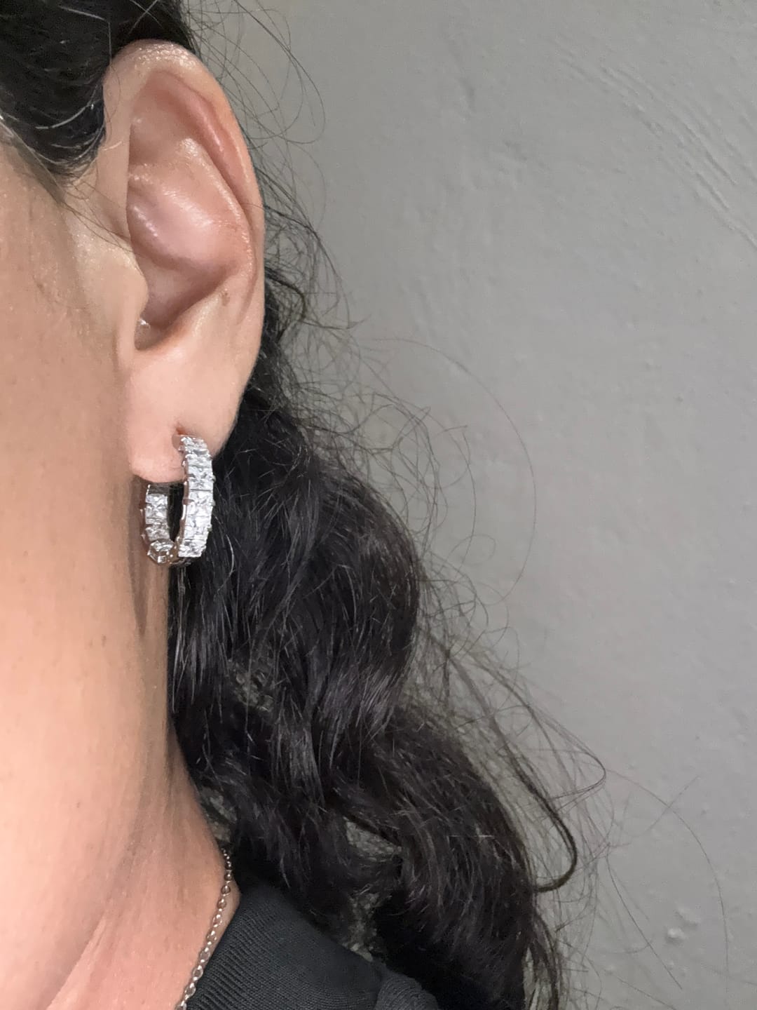 Customer photo review of Aretes Vivienne Plata