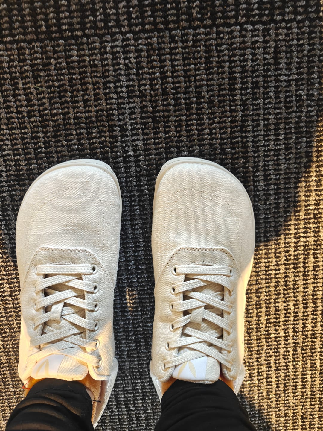 Customer photo review of Vaistoa Huoleton -paljasjalkasneakerit