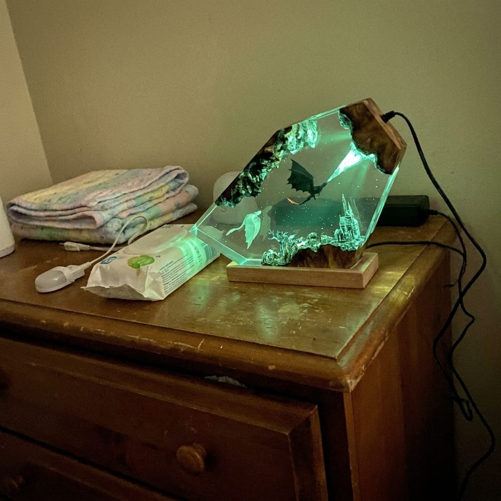 Customer photo review of Dragon Glow - El Yapımı LED Reçine Gece Lambası
