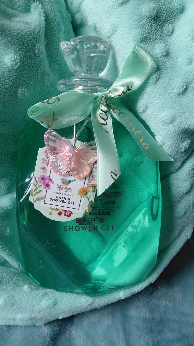 Customer photo review of Fairy Zaubertrank Duschgel XL – Whymsical Wellness für dein Badezimmer