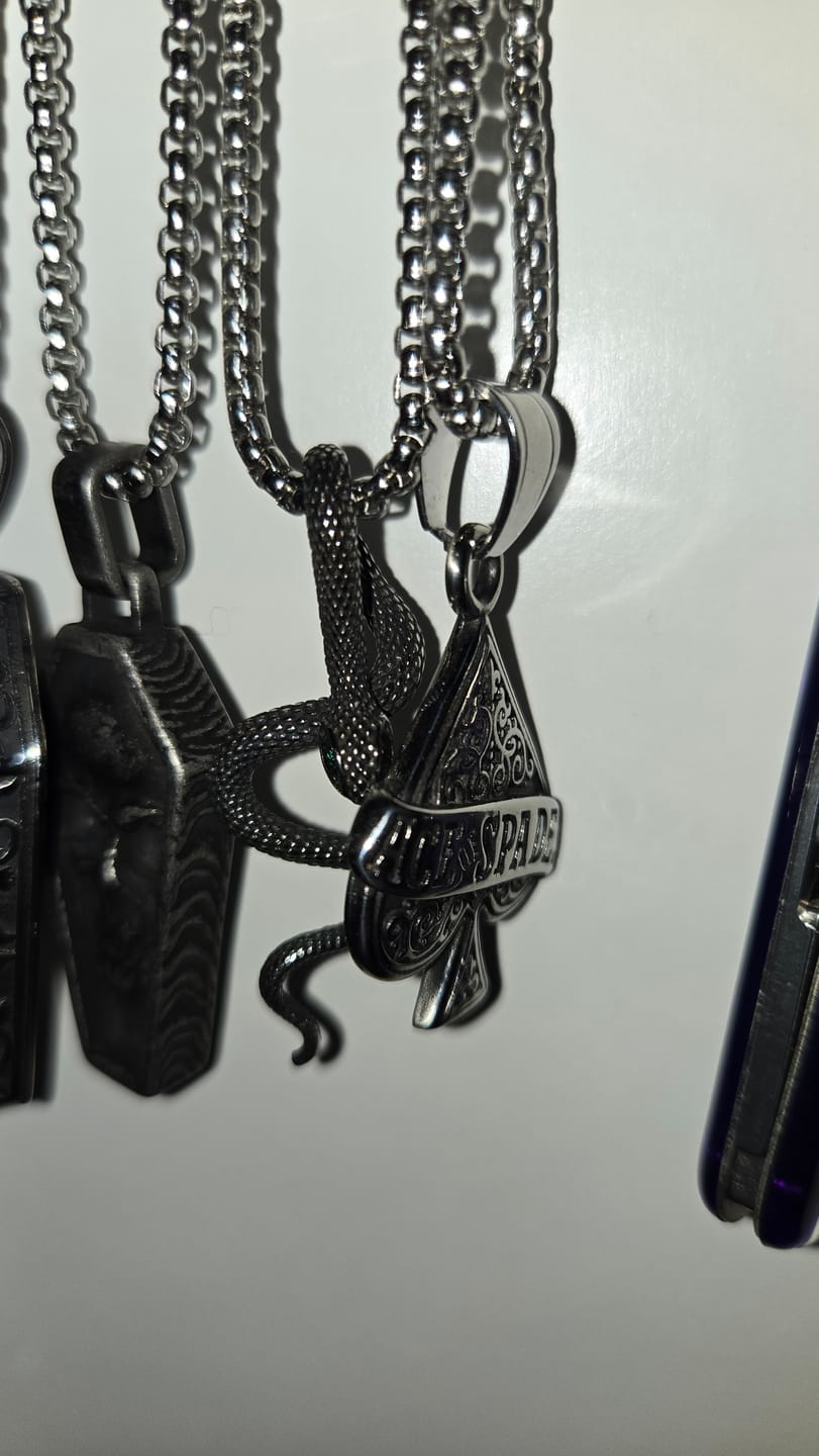 Customer photo review of VENOMOUS GRACE.