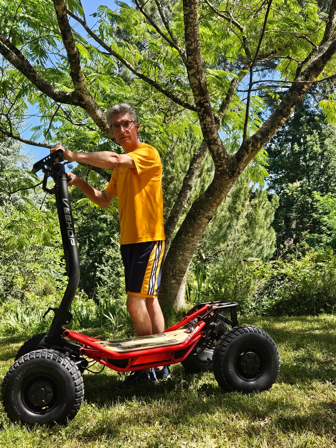 Customer photo review of Trottinette VEEHOP tout terrain à 4 roues motrices avec selle pliable 3200w / 6400w 40ah