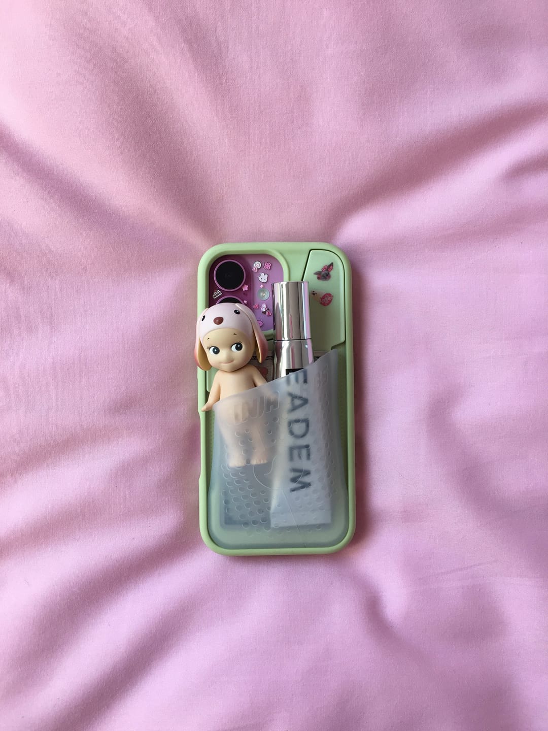Customer photo review of Flex Pouch - iPhone 16