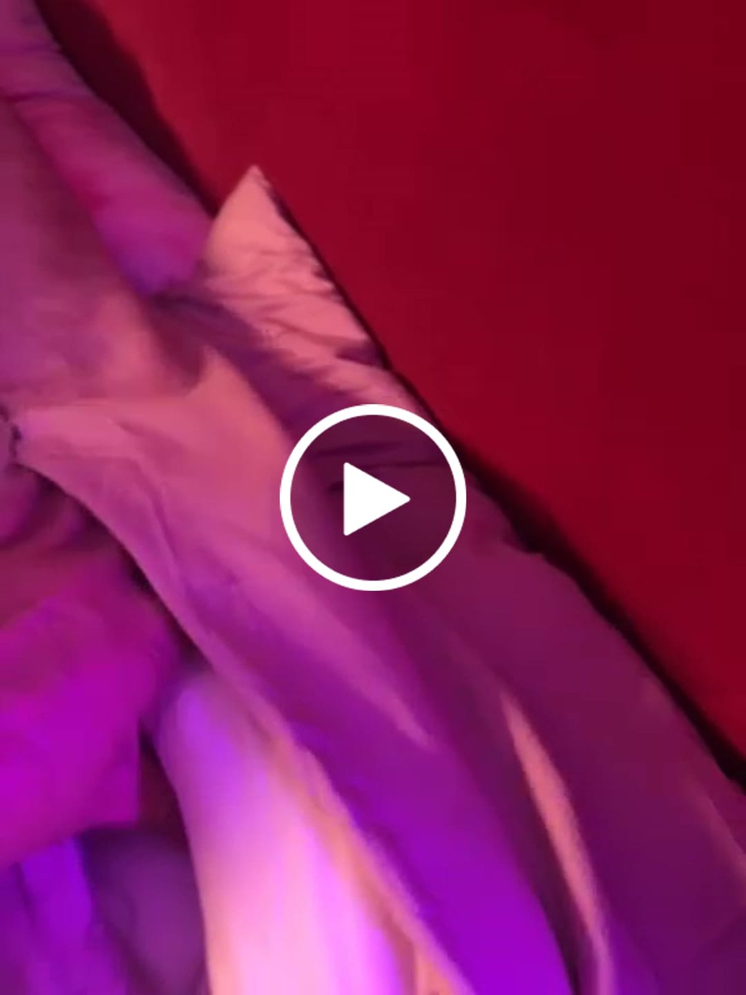 Customer video review of MarshMellow Comforter