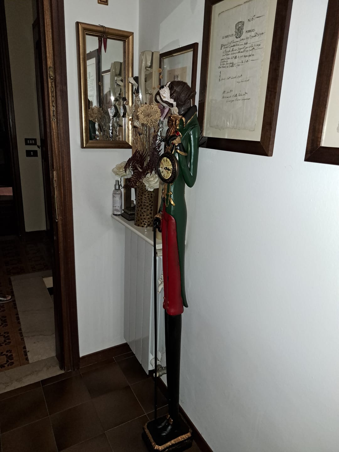 Customer photo review of Statua Cane con Orologio in Resina H. 143 cm