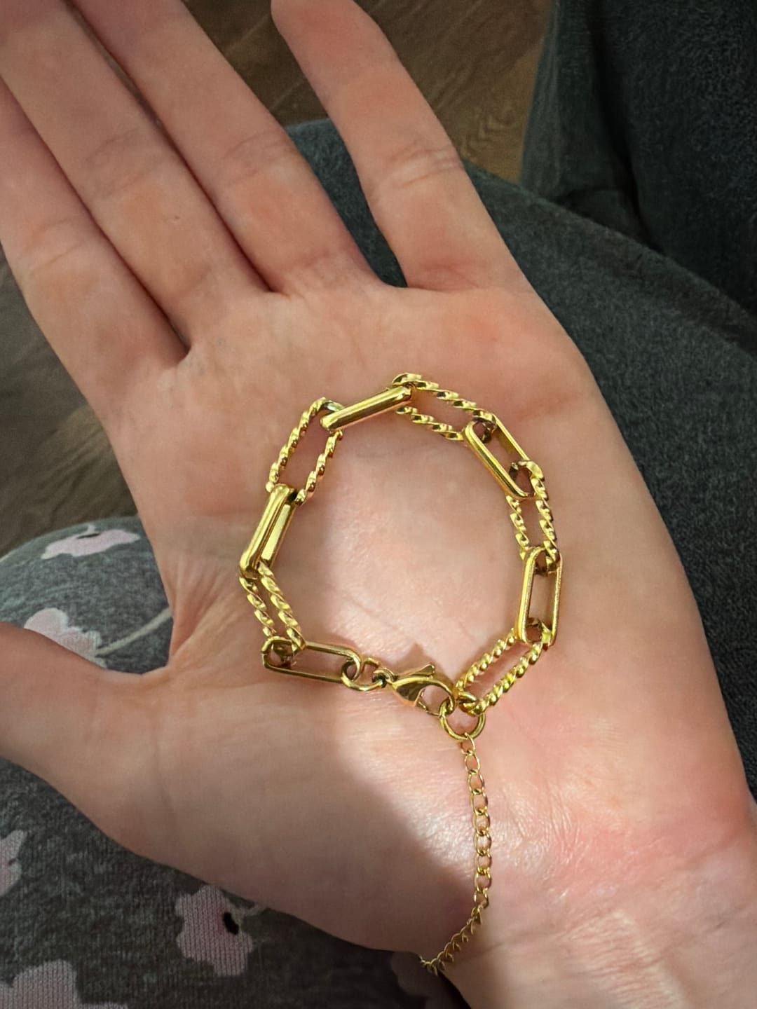 Customer photo review of Jihan Chunky Chain Bracelet