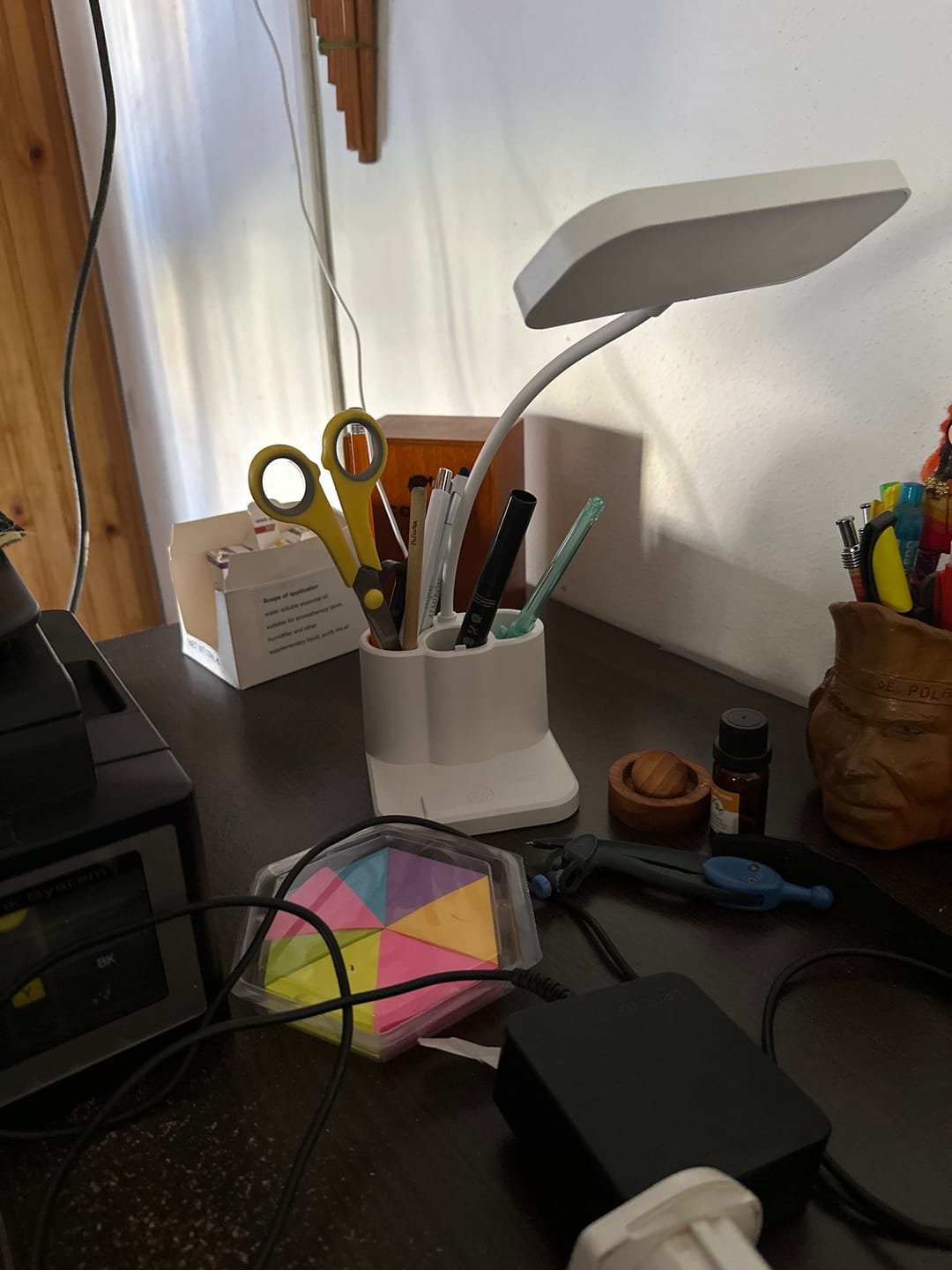 Customer photo review of Lámpara LED USB Con Portalápices 3 Tonos Regulable