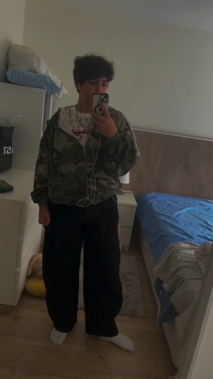 Customer photo review of Aelfric Eden BAGGY BARREL Jeans