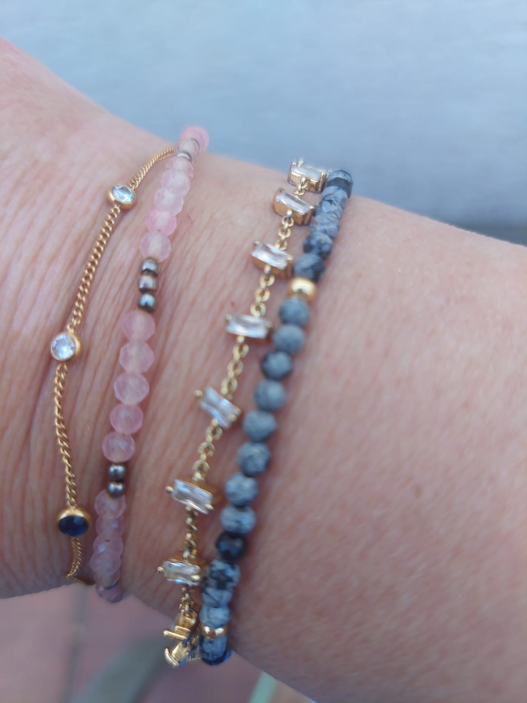 Customer photo review of Rosenquarz Armband - dezent