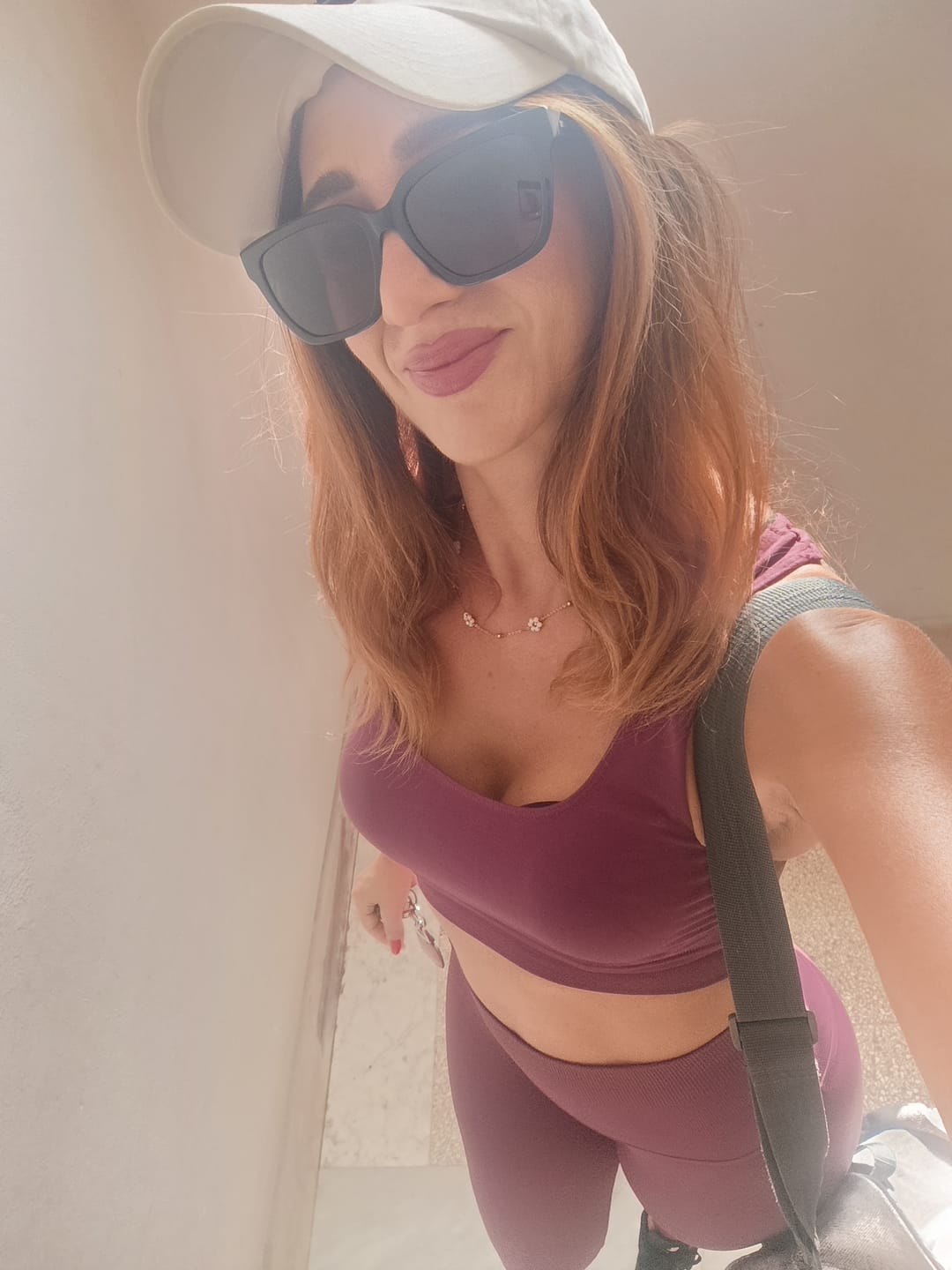 Customer photo review of Completo Onyx Merlot (Top + Leggings)