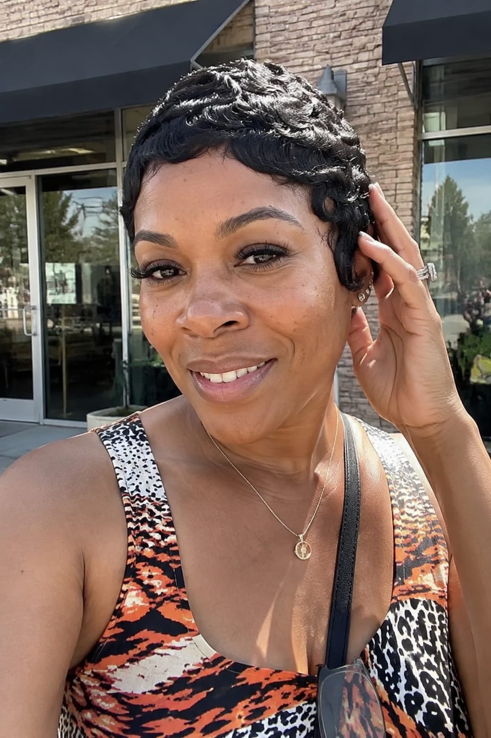 Customer photo review of Luvwin Full Lace Short Pixie Cut Wig 100% Human Hair