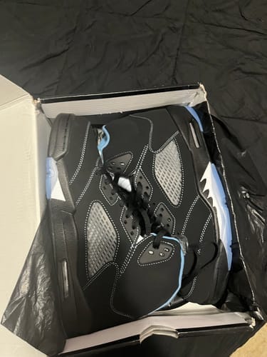 Customer photo review of Jordan 5 black university blue
