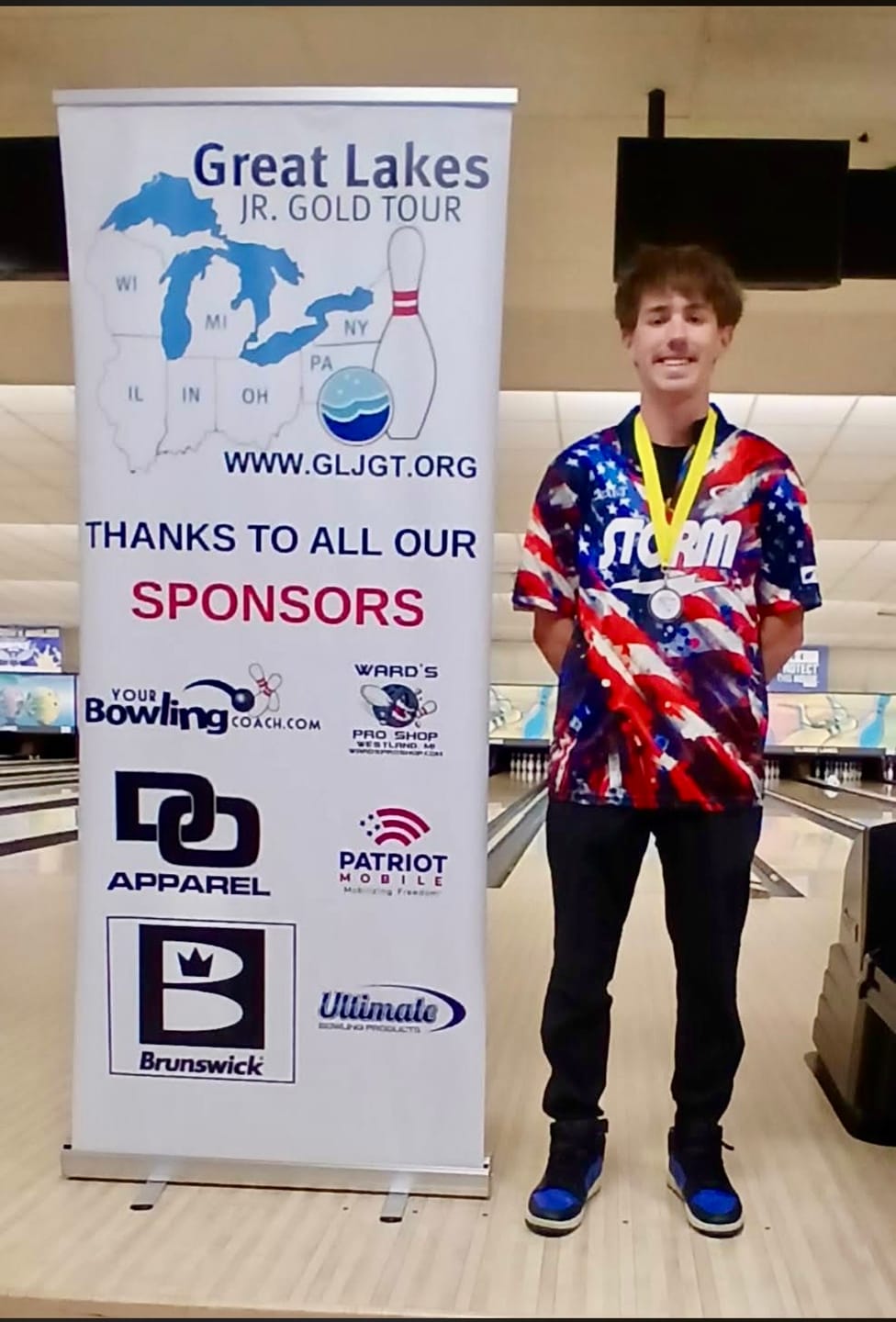 Customer photo review of Ameriburst - RWB - Bowling Jersey