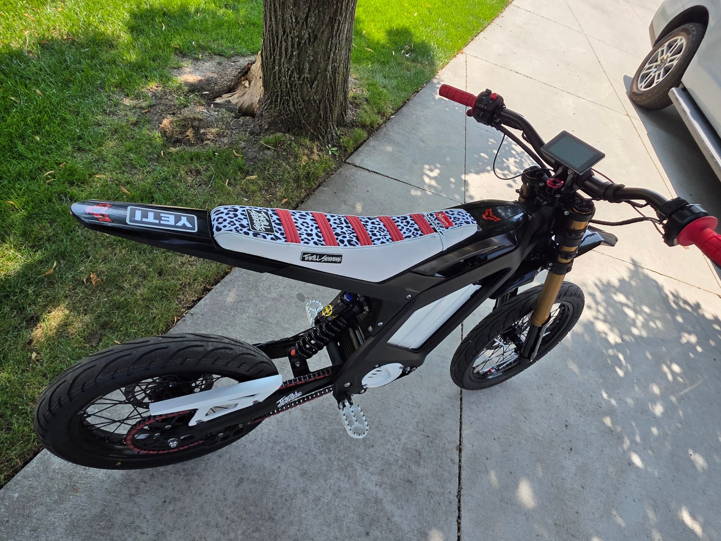 Customer photo review of Custom Seat Cover: Arctic Leopard XF Pro MX