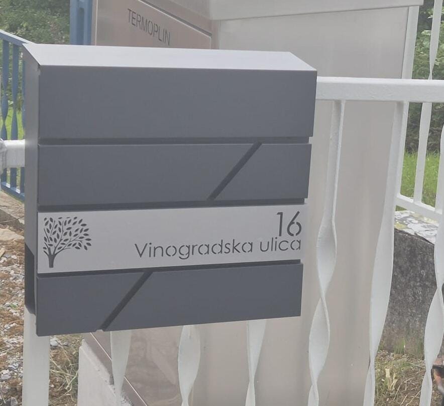 Customer photo review of Poštni nabiralnik LUX DESIGNO