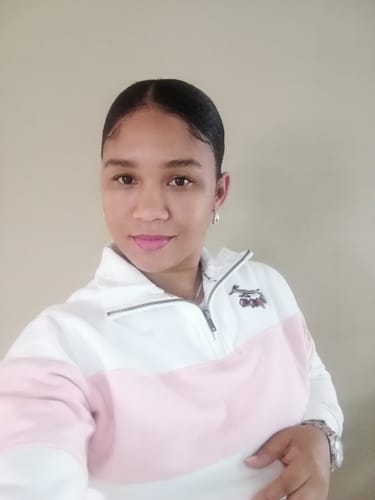 Customer photo review of Springboks Hoop Quarter Zip Crop Sweat-Rose Quartz