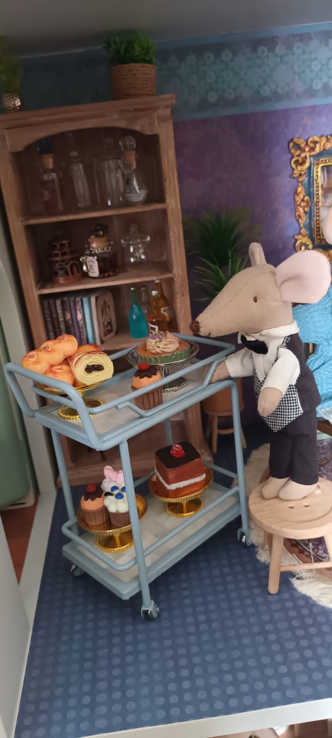 Customer photo review of Sweet Trolley Dollhouse - Grey Blue 1/6 Scale Dollhouse Miniature