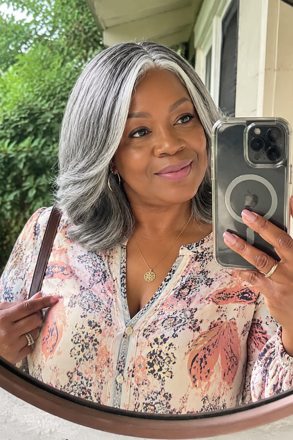 Customer photo review of Luvwin 5x5 Salt And Pepper Money Piece Wave Glueless Gray Wig