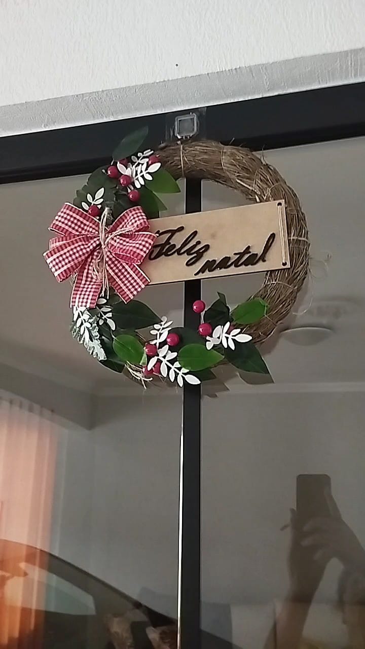 Customer photo review of Guirlanda de Natal Luxo Decorada 30cm para Porta