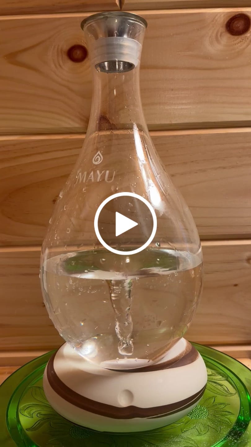 Customer video review of Swirl Structured Water Carafe