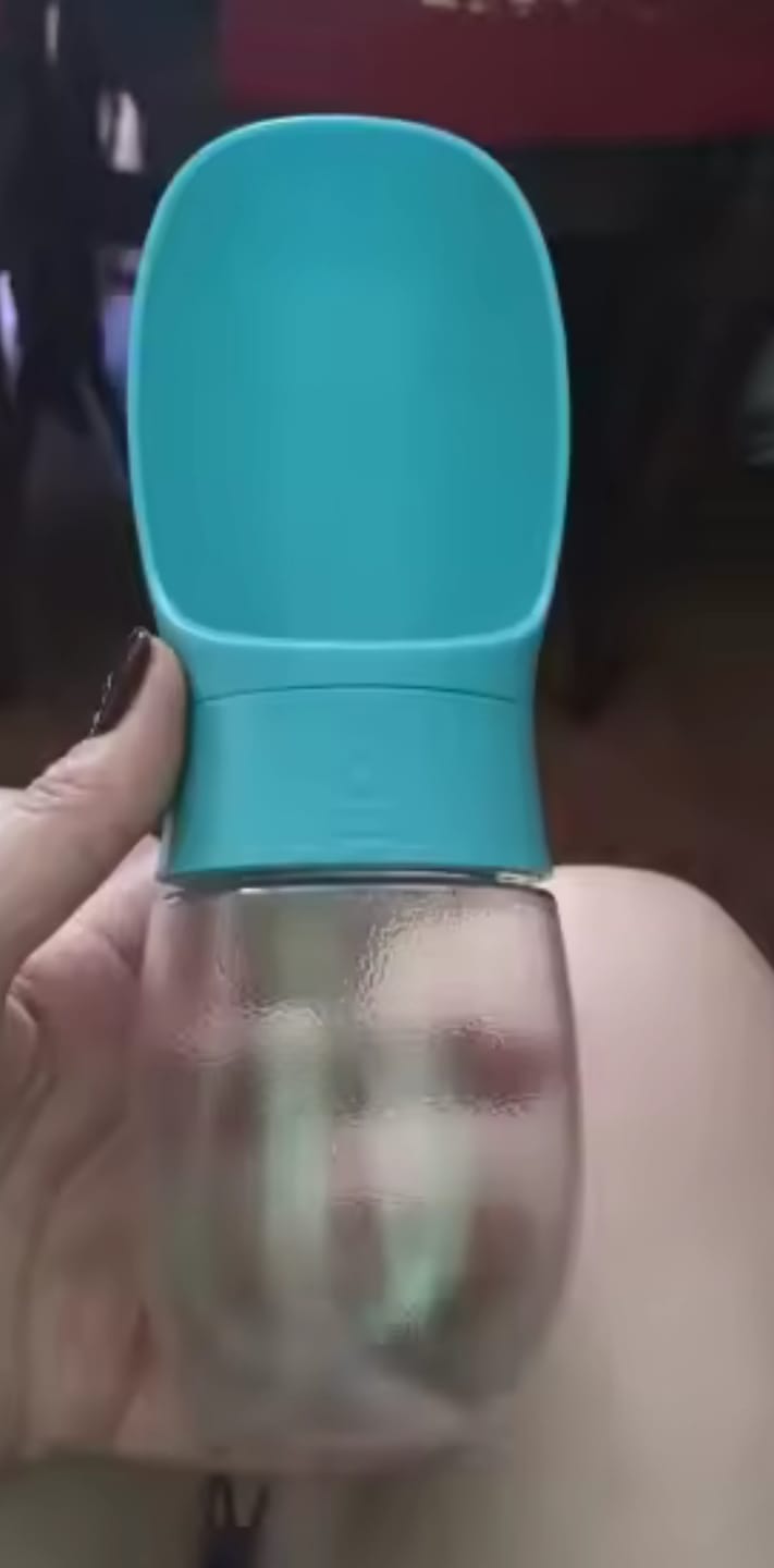 Customer photo review of Gourde portable pour chien 300ML
