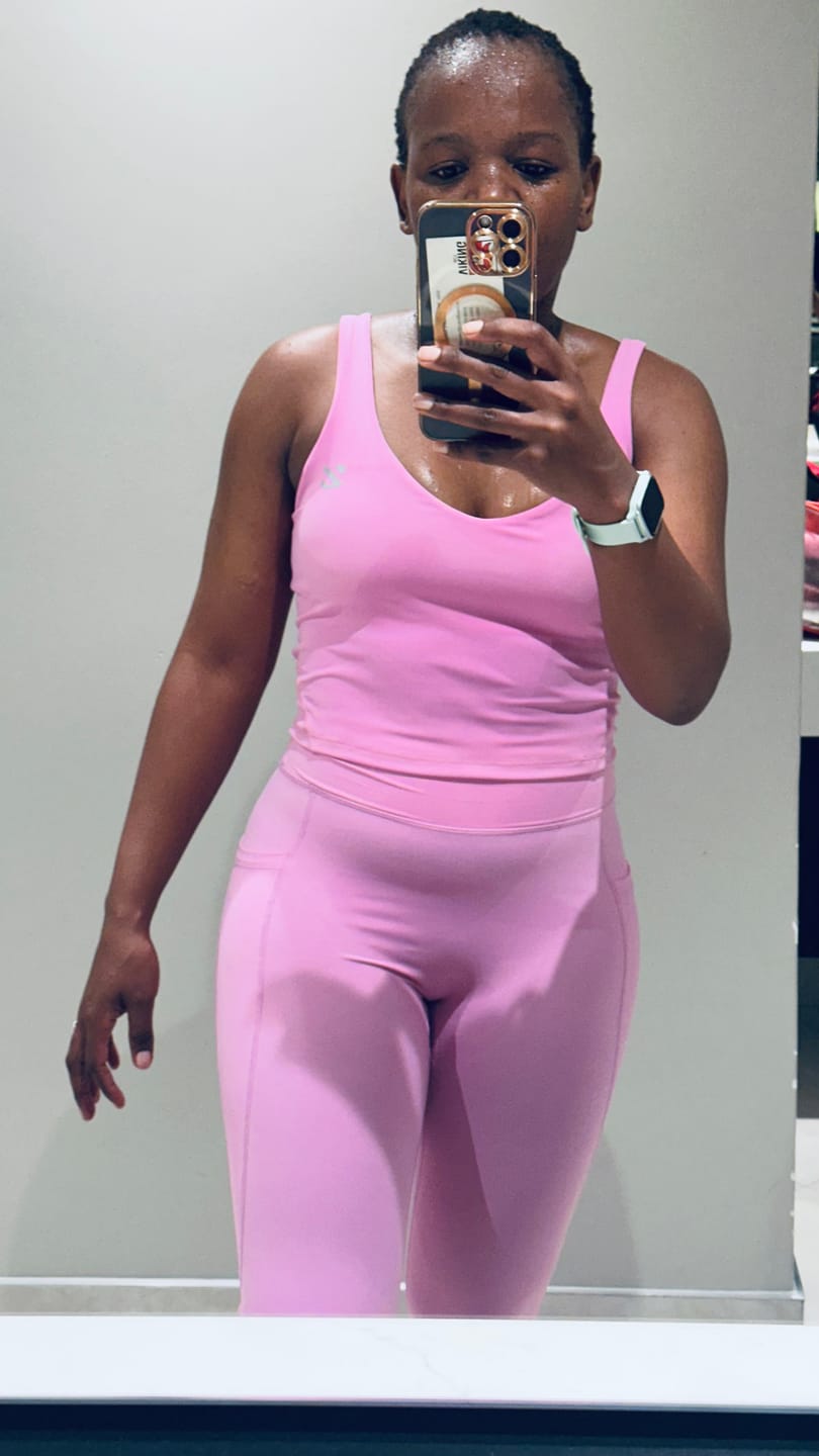 Customer photo review of Pink U-Shape Sports Bra & High-Waist Pocket Leggings Set