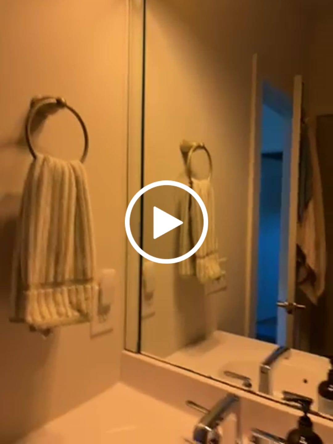 Customer video review of Circadian Lightbulb™