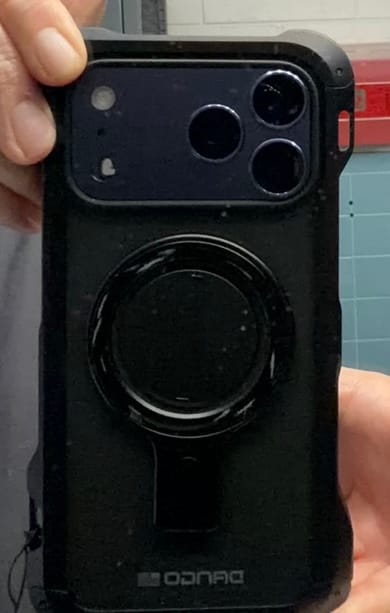 Customer photo review of DANGO Adapt Case - Iphone 17 Pro Max