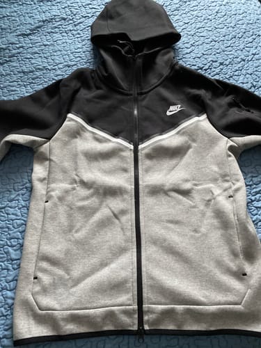 Customer photo review of NIKE TECH FLEECE HOODIE x BLACK/GREY