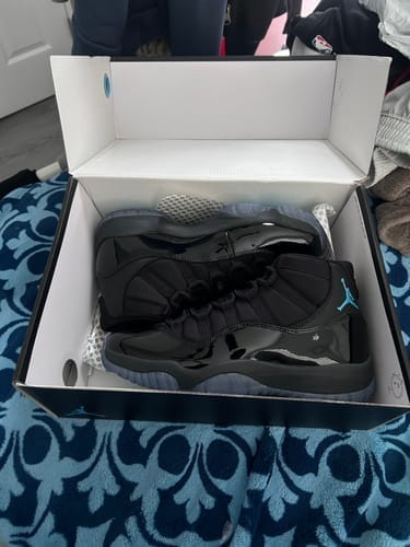 Customer photo review of Air Jordan 11 Retro 'Gamma Blue' 2025