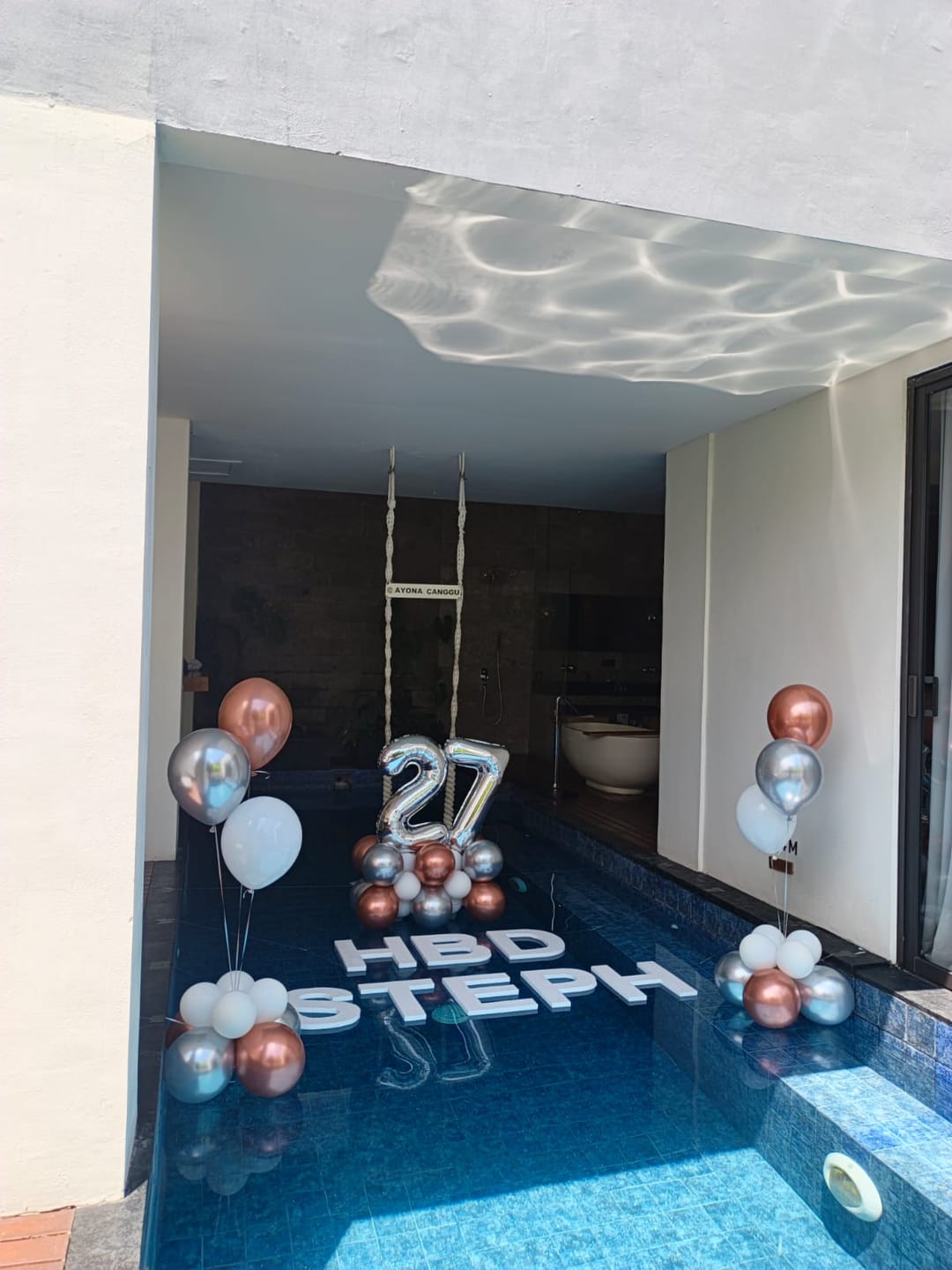 Customer photo review of 🎈 Pool Balloon Decoration Setup