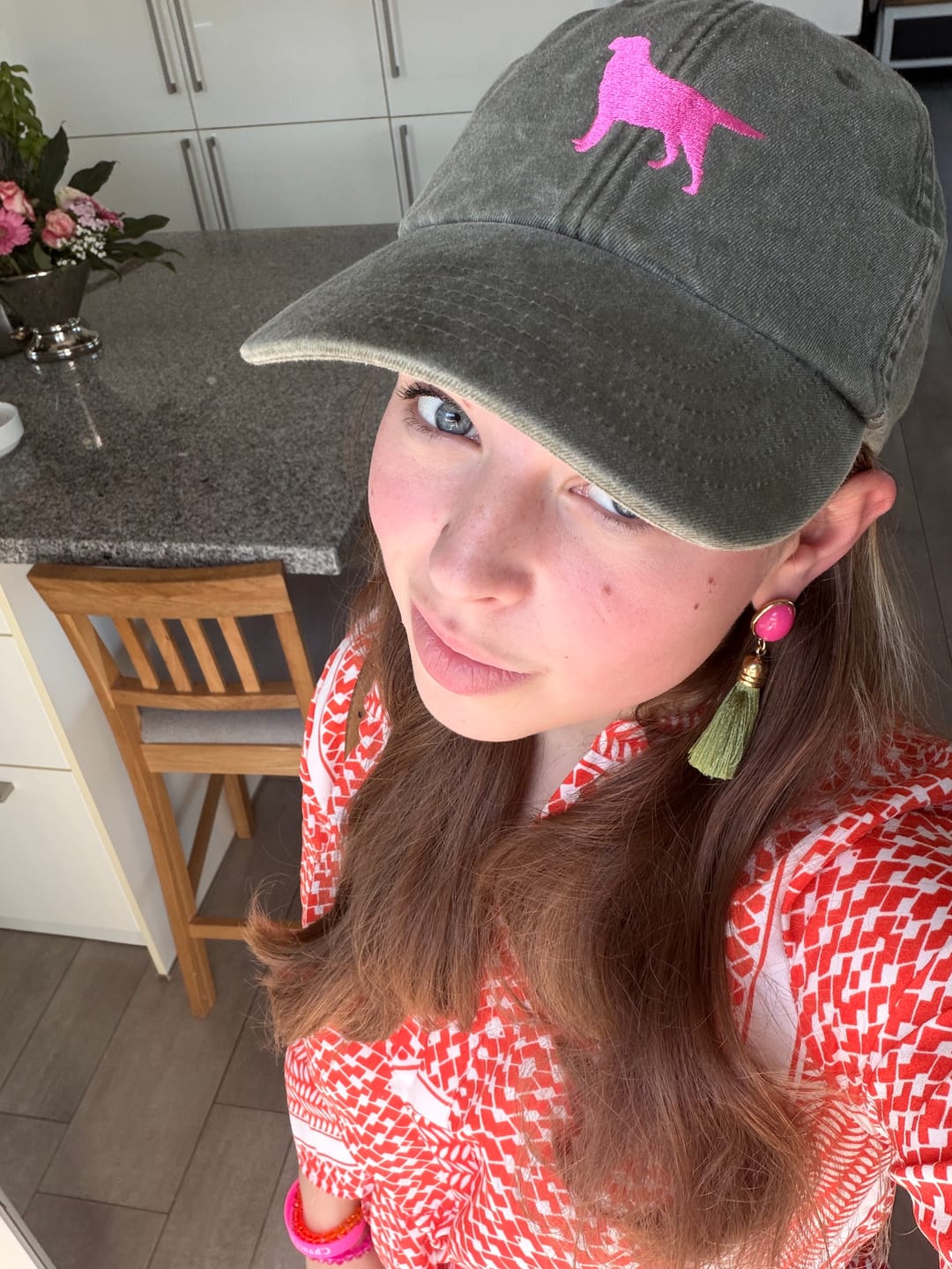 Customer photo review of Quasten Ohrringe als Ohrstecker in Pink mit petrolblauer Quaste von AmuseToi