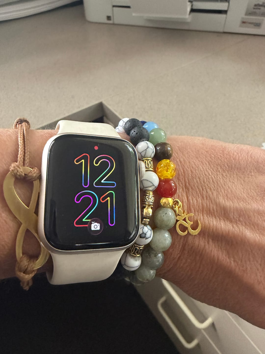 Customer photo review of 7 Chakra Labradorite Bracelet