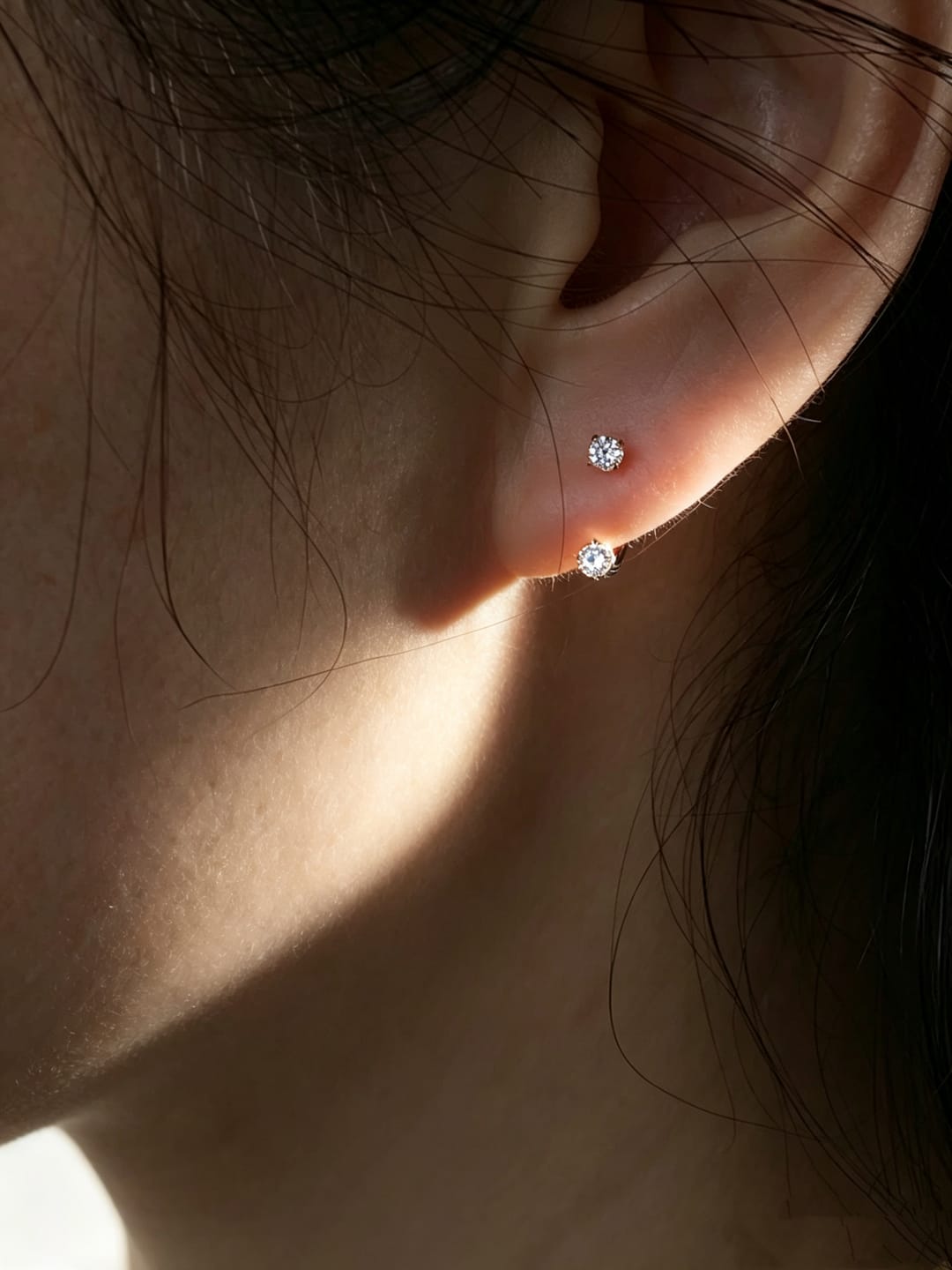 Customer photo review of Halo U Hoop Earrings
