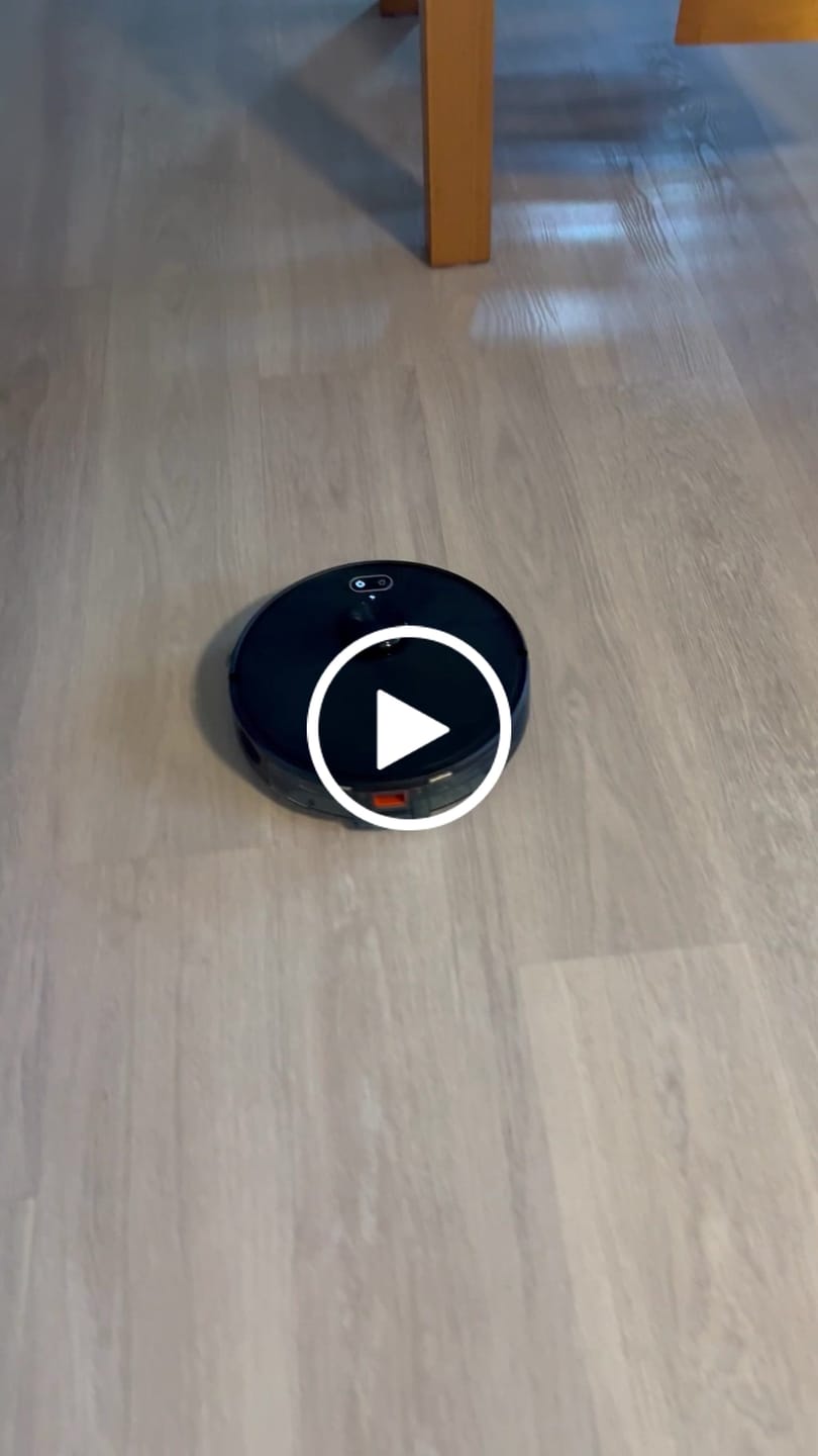 Customer video review of Robot Vacuum V8 Pro – Fully Automatic Cleaning with Mopping Function, Intelligent Navigation & App Control