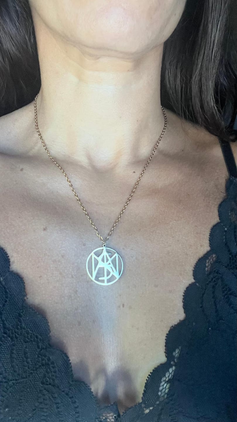 Customer photo review of Collier Monogramme Personnalisé