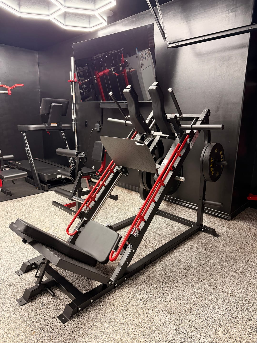 Customer photo review of RitFit GAZELLE PRO 3-In-1 Leg Press and Hack Squat Machine