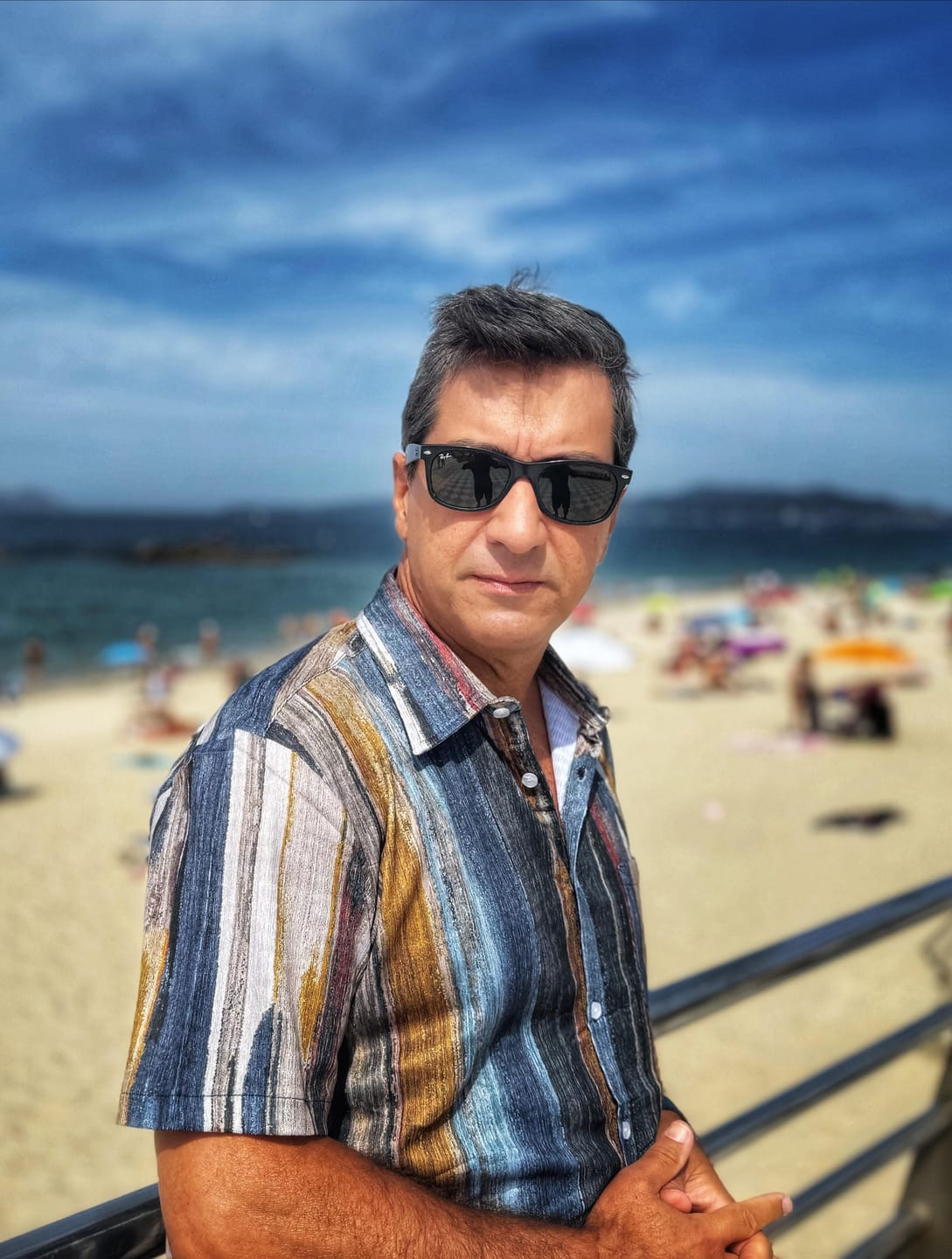 Customer photo review of Chemise à manches courtes à rayures pour homme avec poche et motif artistique des fêtes
