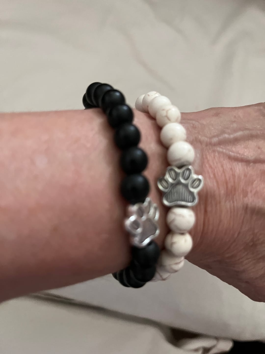 Customer photo review of Kutyákért Karkötő