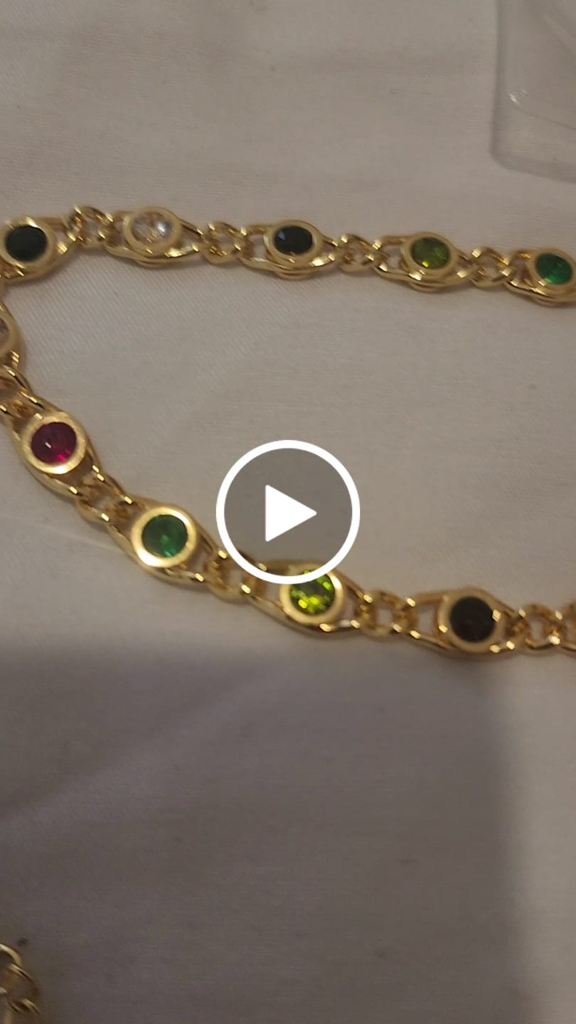 Customer video review of Colar Chloé Banhado em Ouro 18k