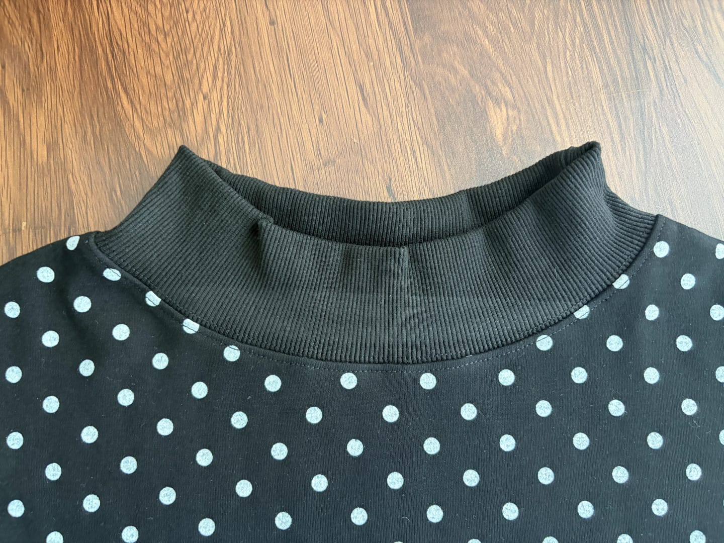 Customer photo review of Custom College Print Team Name Stand-up Collar Polka Dot Sweatshirt | Sports Gifts | Game Day Wear