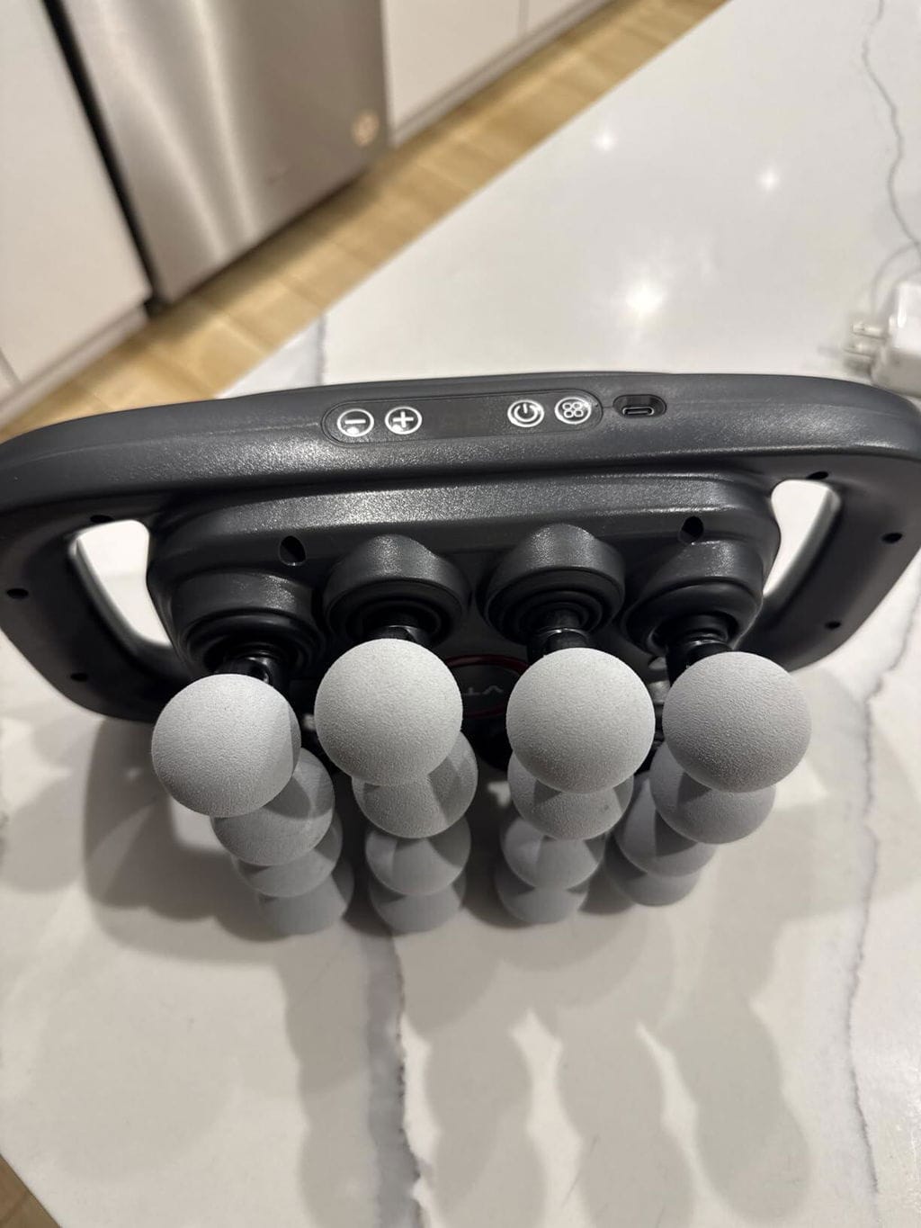 Customer photo review of Knedora™ 16 Başlıklı Masaj Aleti