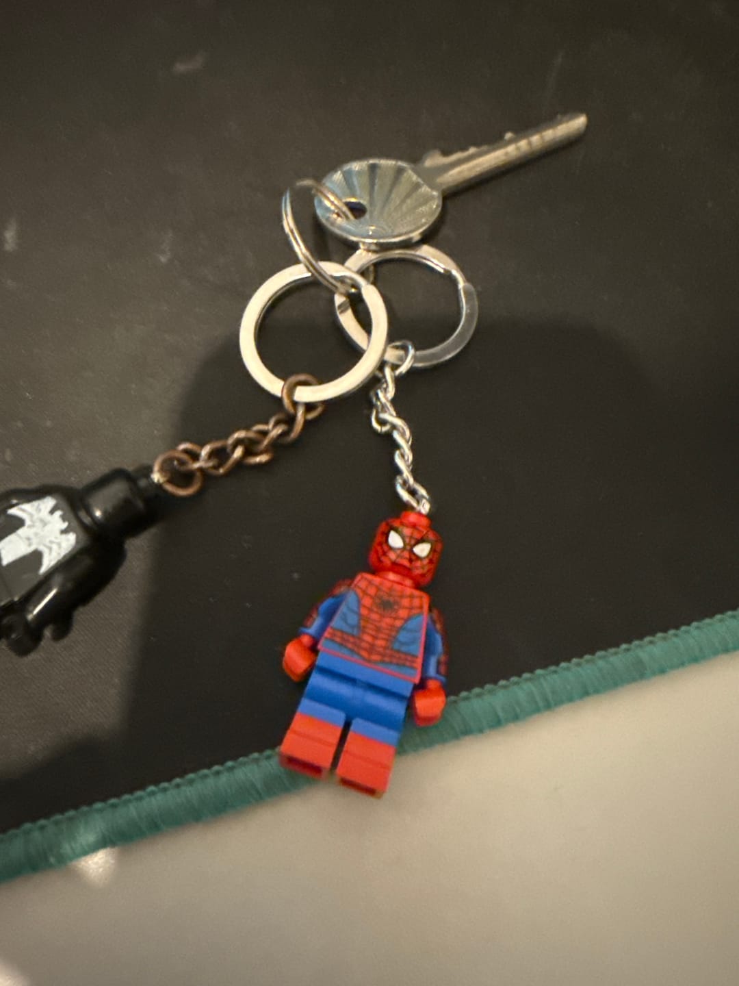 Customer photo review of Llavero de Spider-Man