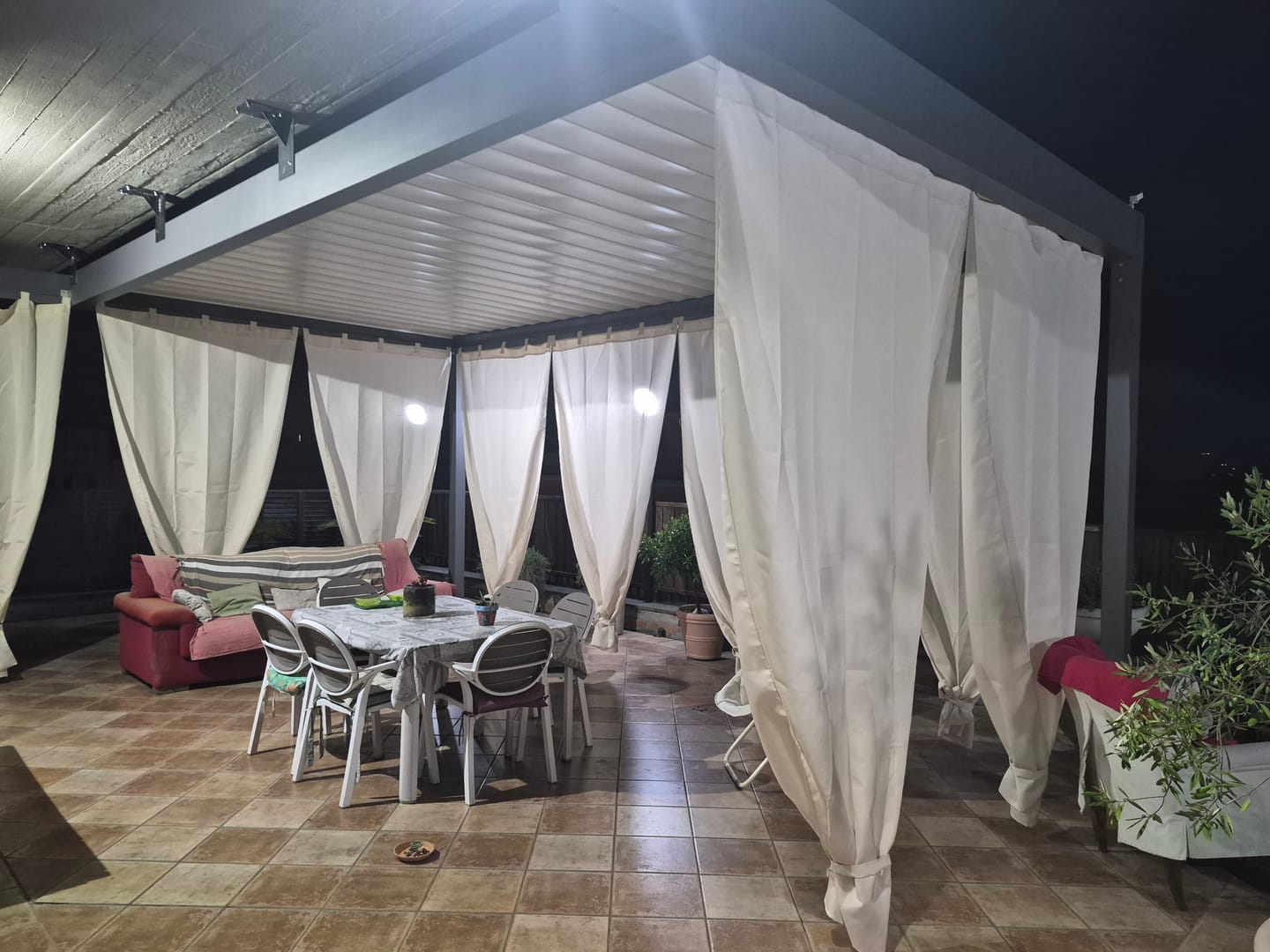 Customer photo review of Tenda Gazebo da Esterno Idrorepellente Forsta 150x270 cm Protezione Solare UV con Bretella Foderata e Fermatenda per Balcone