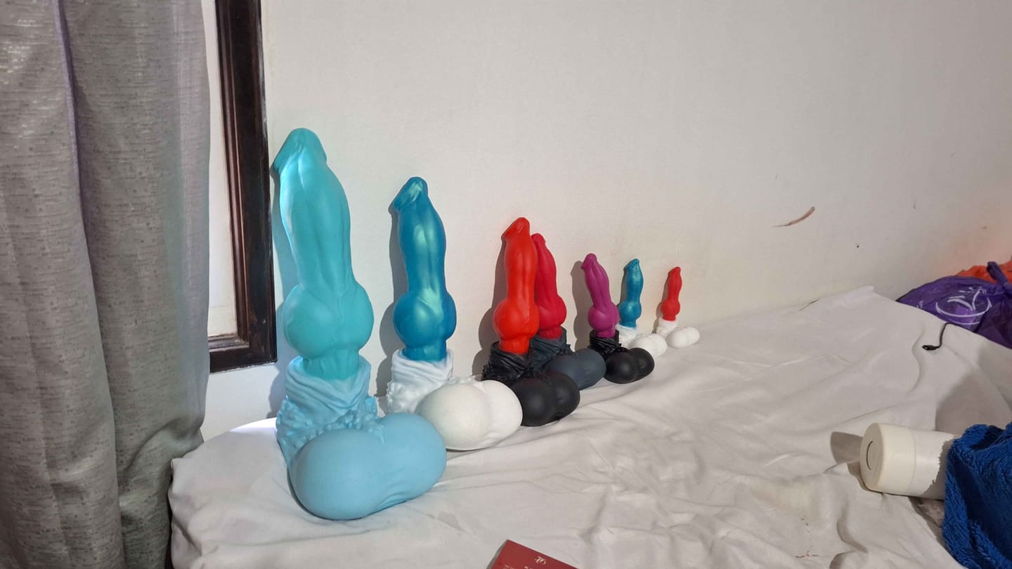 Customer photo review of Nothosaur Graemen - Knot Dildo - Werewolf Dildo - 7 Sizes