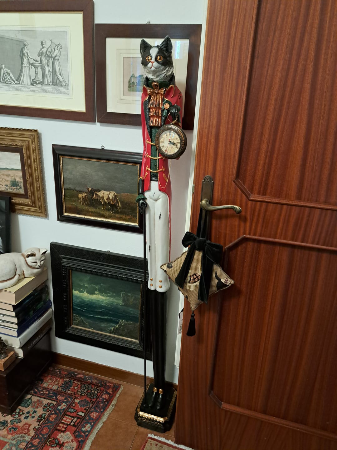 Customer photo review of Statua Gatto con Orologio in Resina H. 143 cm