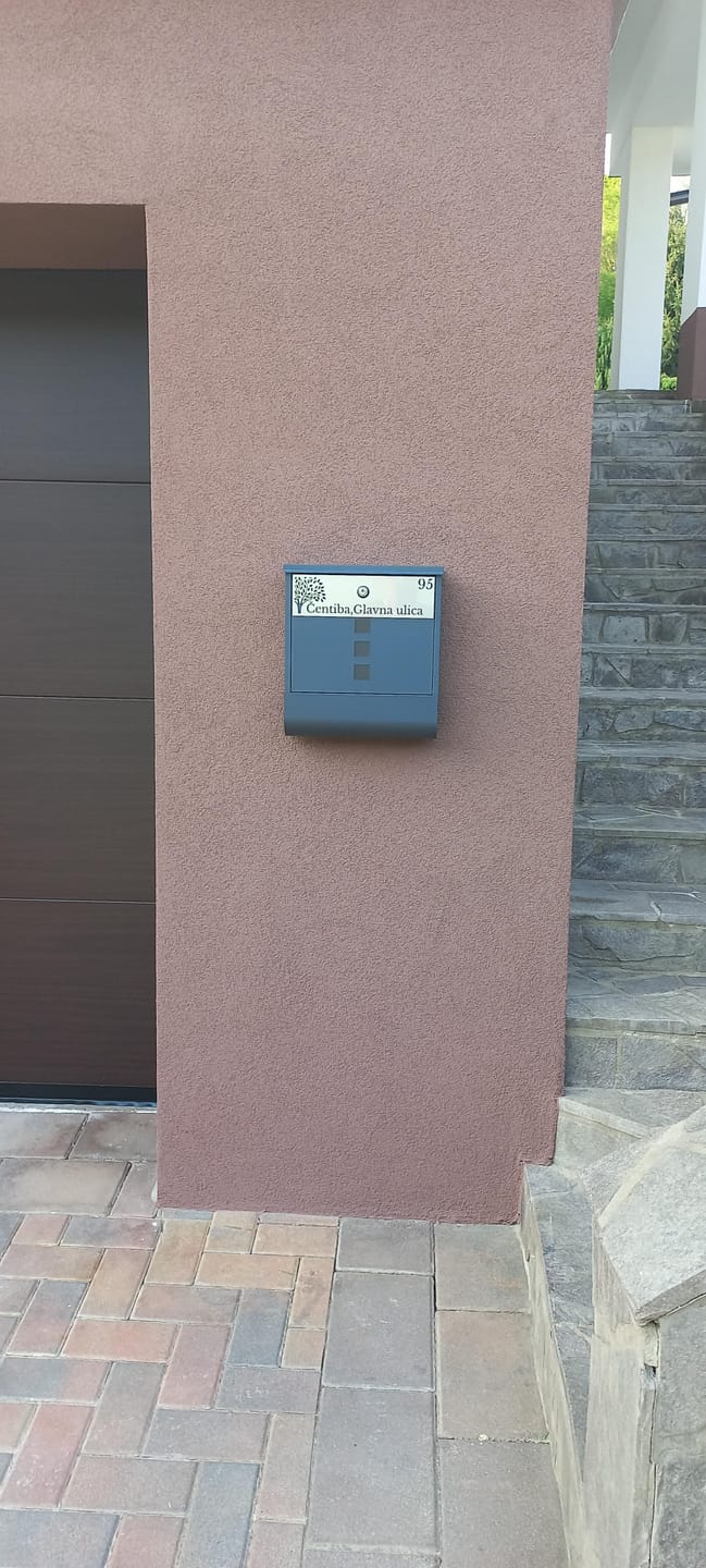 Customer photo review of Poštni nabiralnik King IV.