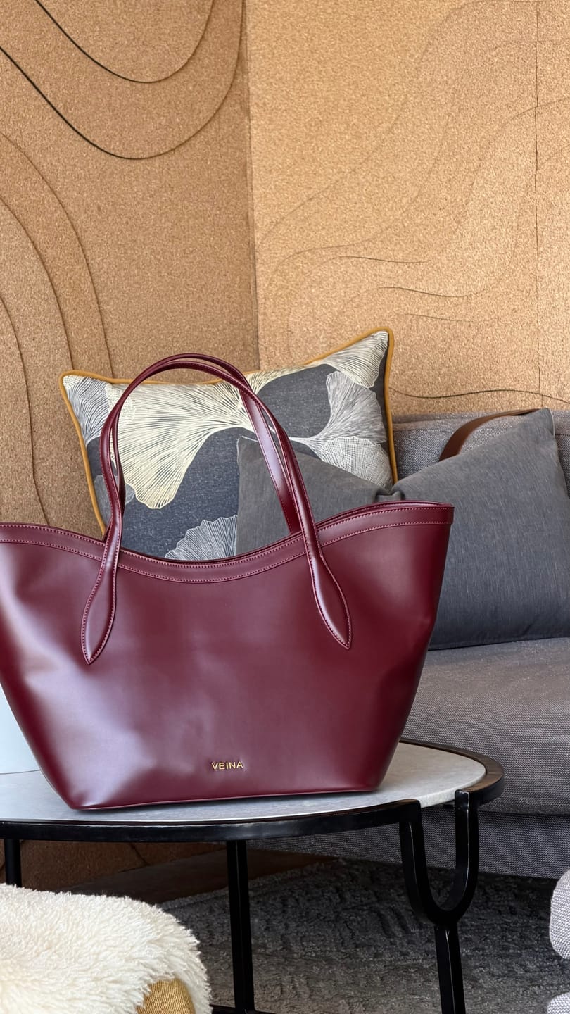 Customer photo review of The Nia tote bag