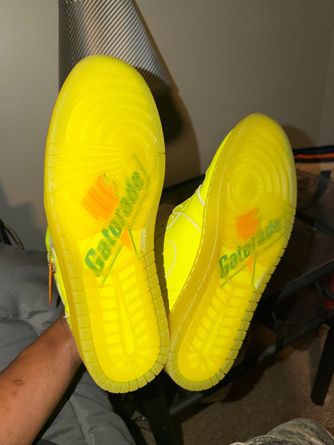 Customer photo review of Jordan 1 Retro High Gatorade Cyber SIZE 11.5M/13W