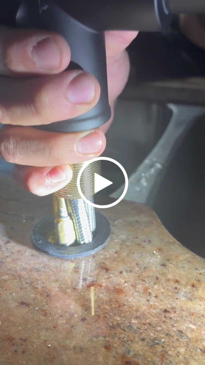 Customer video review of Karlstad - Three-Way Kitchen Faucet with Filter Tap & Pull-Down Spout for Kitchen Sink